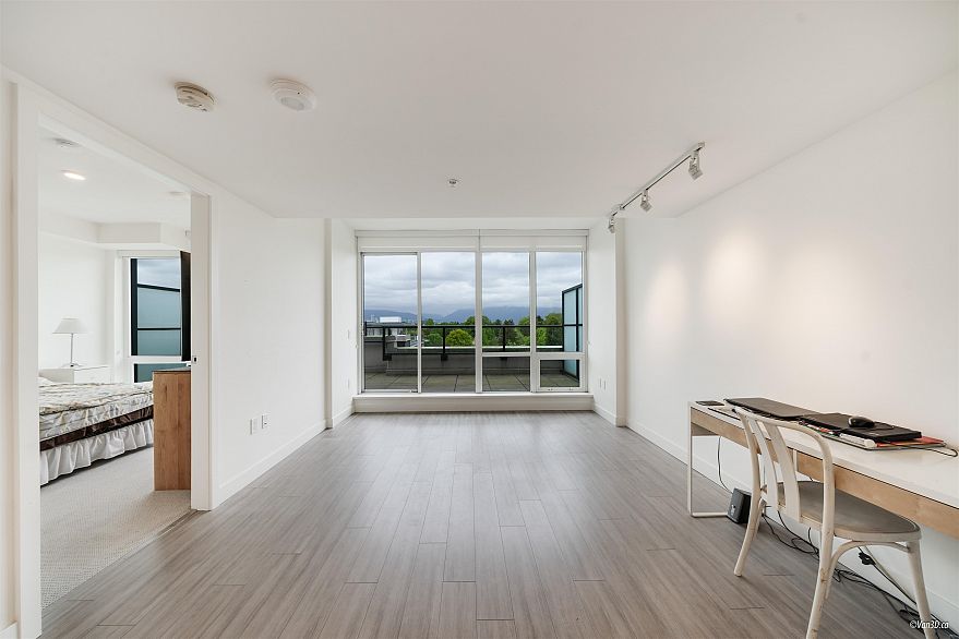 433 438 W King Edward Avenue