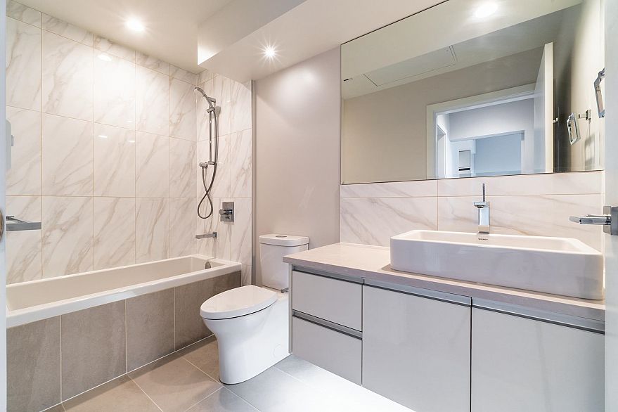 208 528 W King Edward Avenue