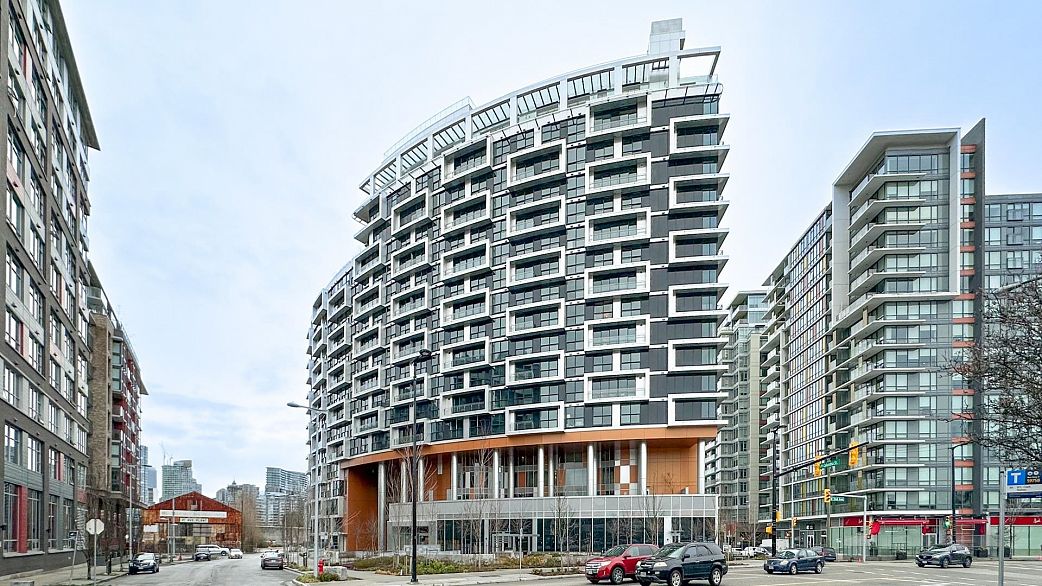 407 1768 COOK STREET, Vancouver BC V5Y 0N3