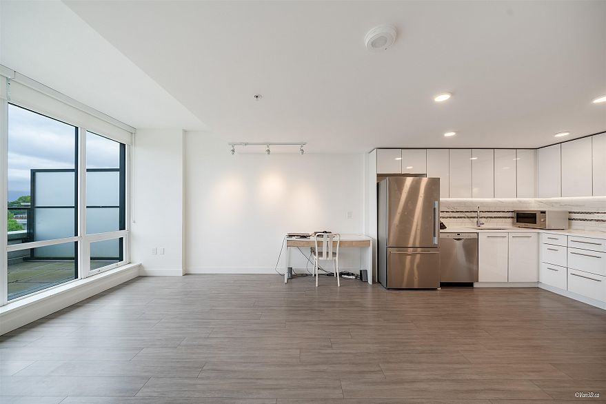 433 438 W King Edward Avenue