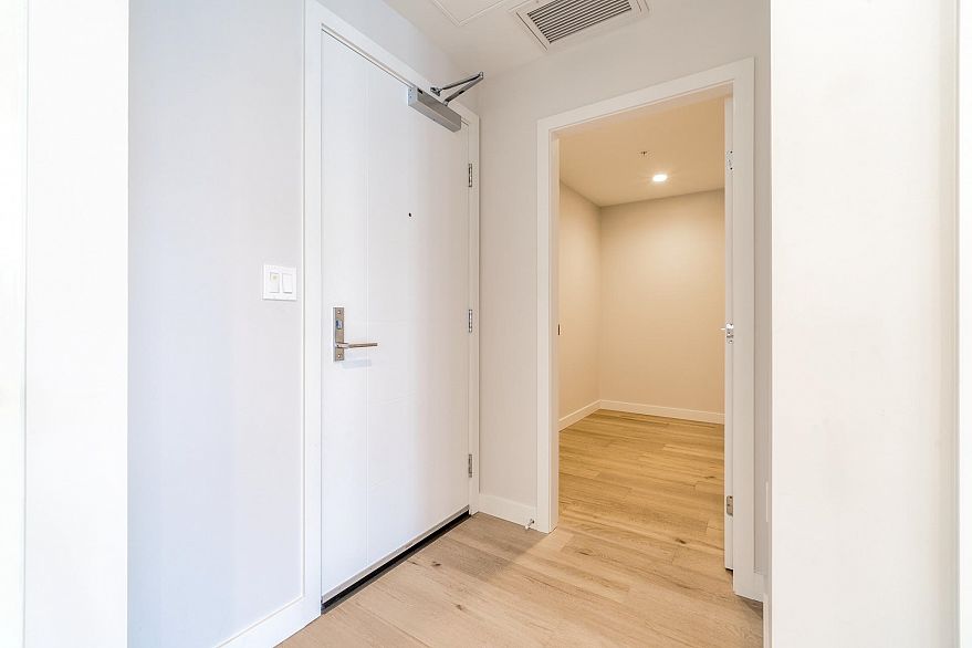 208 528 W King Edward Avenue