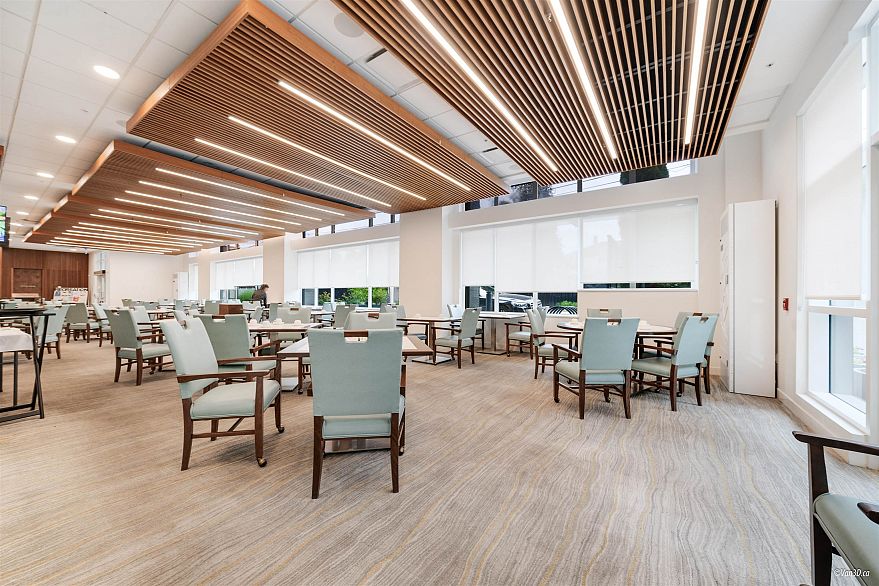 433 438 W King Edward Avenue