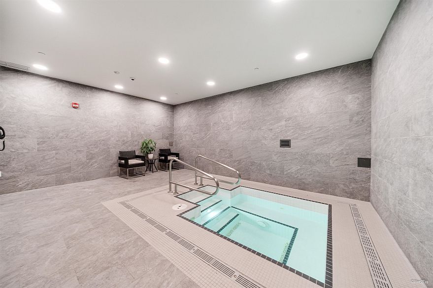 433 438 W King Edward Avenue