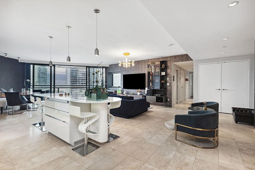 3006 838 W Hastings Street