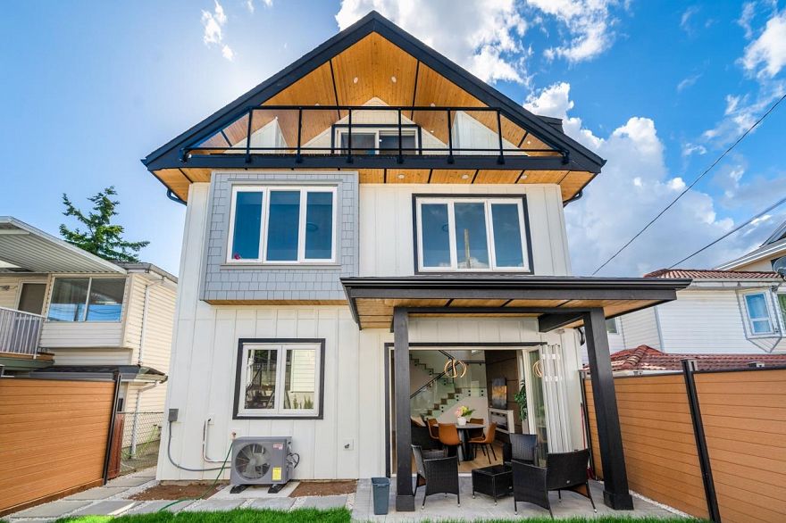 2 2124 Renfrew Street