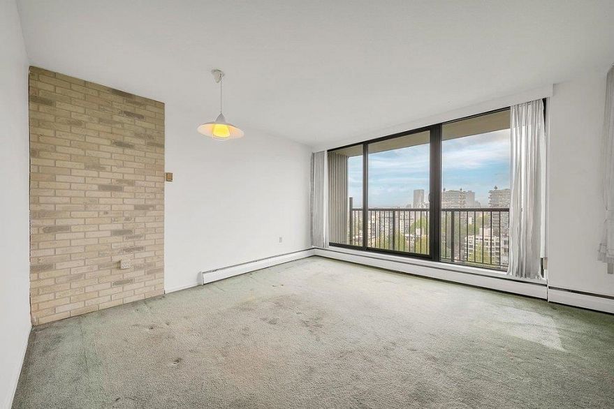 2103 1330 Harwood Street