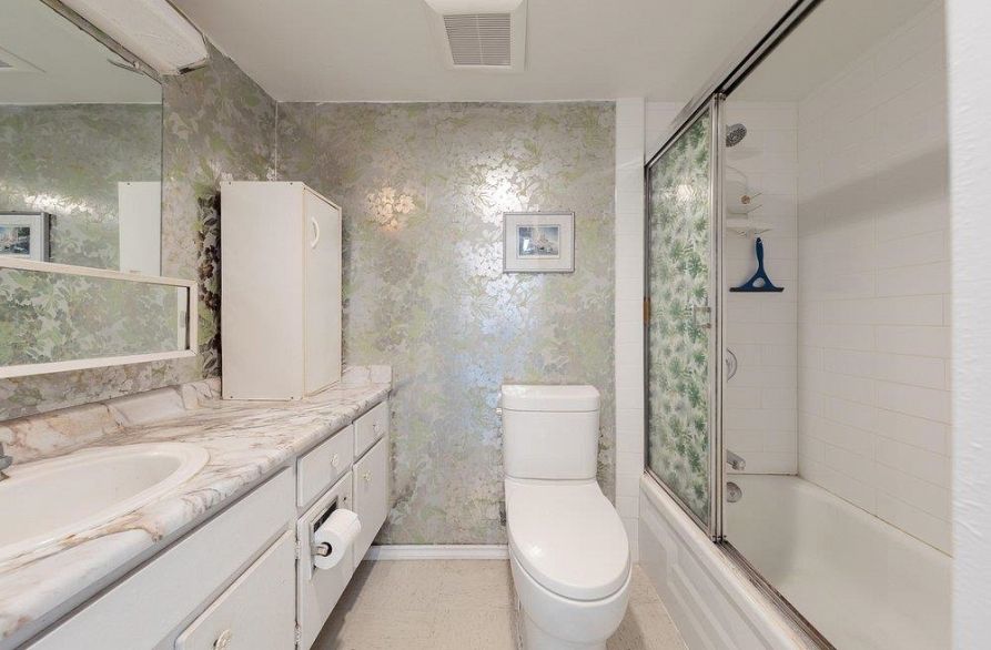 2103 1330 Harwood Street