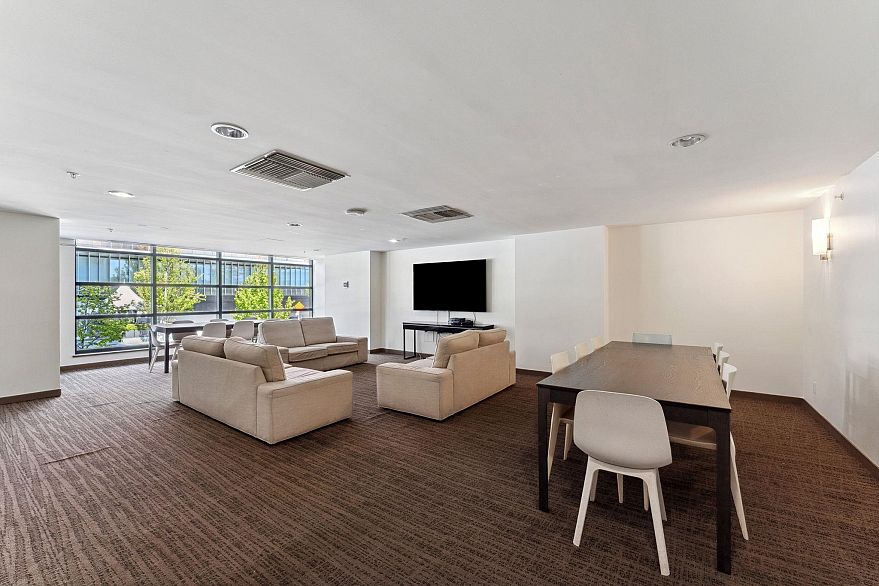 1701 918 Cooperage Way