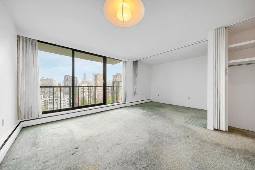 2103 1330 Harwood Street