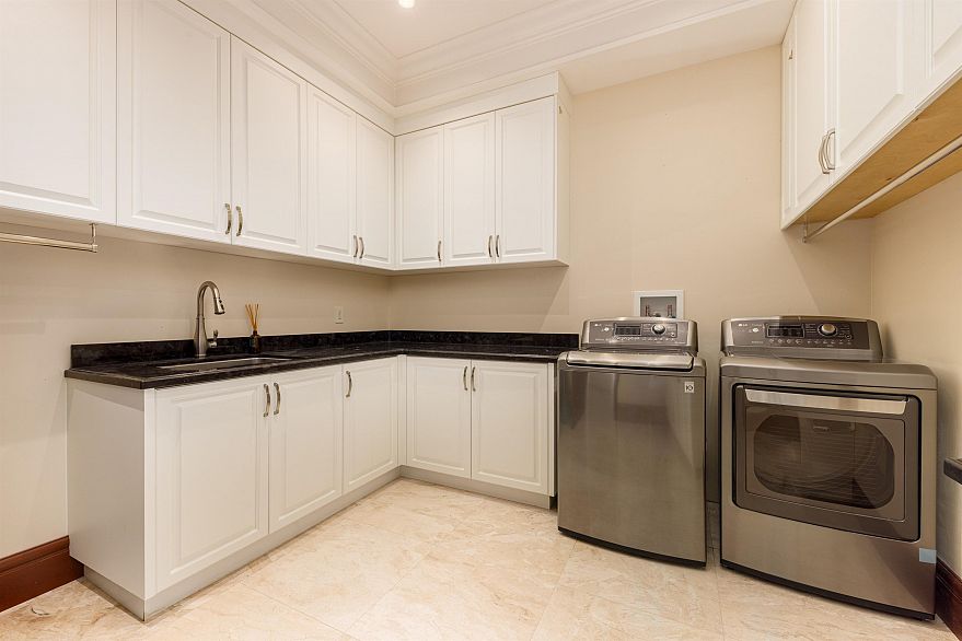 5376 Connaught Drive