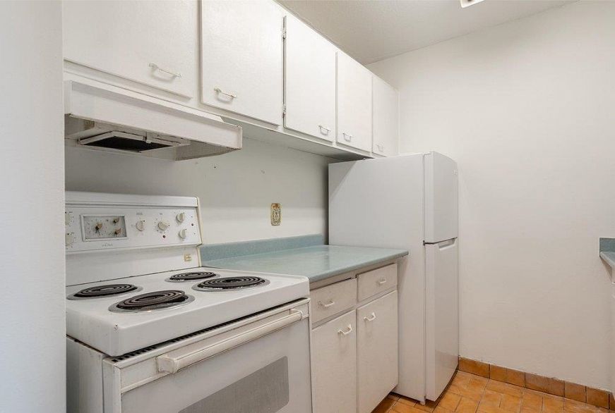 2103 1330 Harwood Street