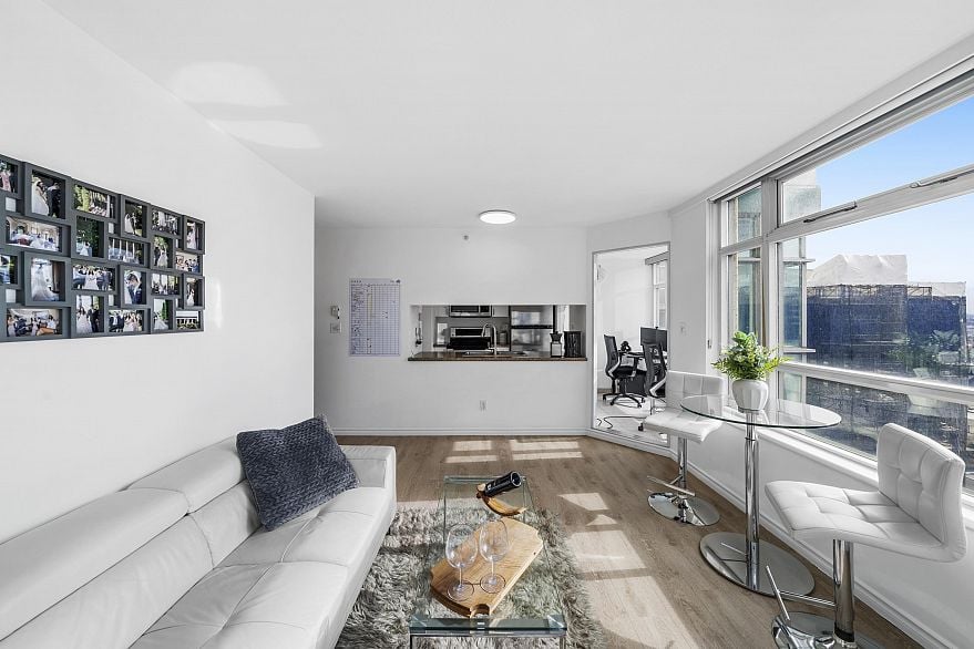 1709 438 Seymour Street