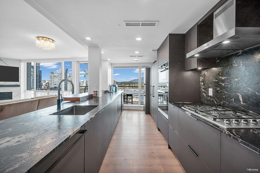 1304 323 Jervis Street