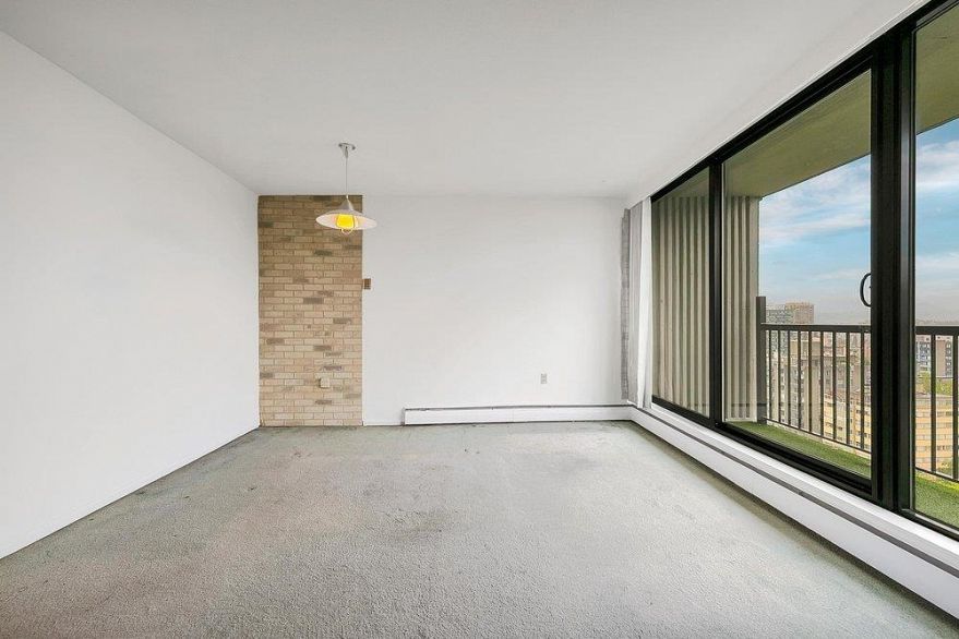 2103 1330 Harwood Street