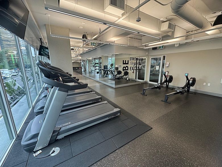 701 8238 Lord Street