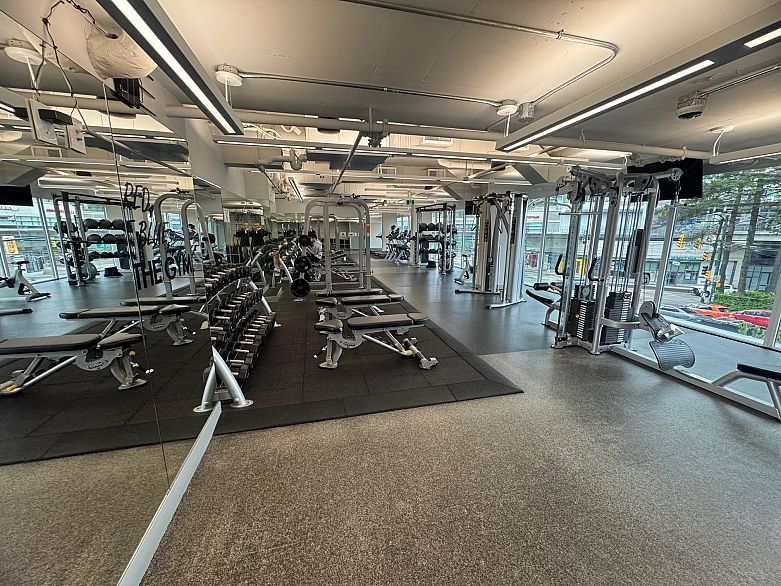 701 8238 Lord Street