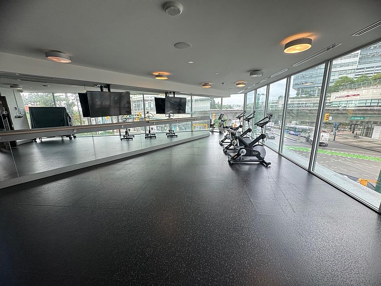 701 8238 Lord Street