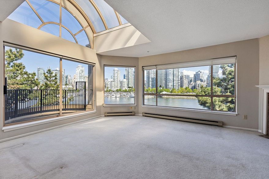 PH2 1859 Spyglass Place