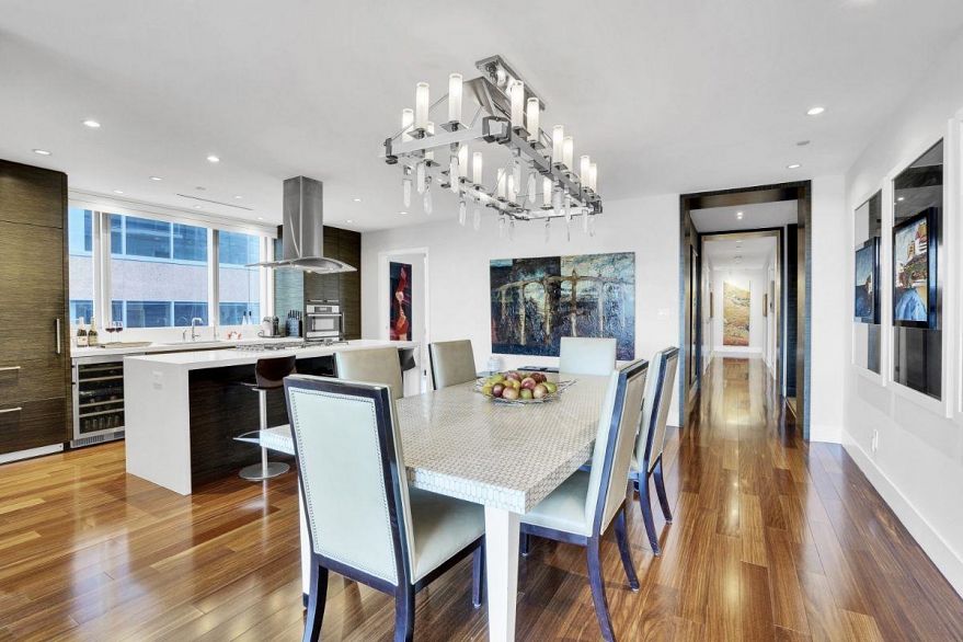 1902 667 Howe Street