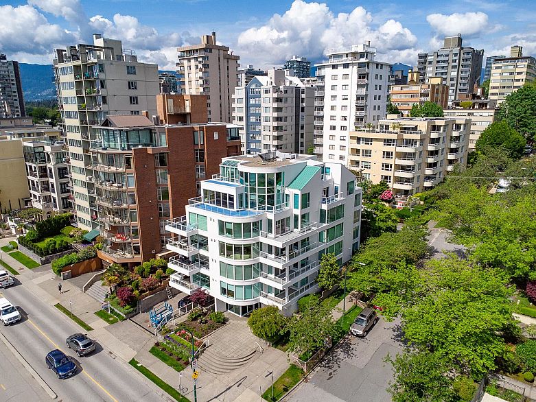 3B 1403 Beach Avenue