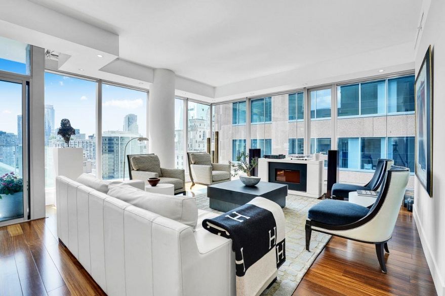 1902 667 Howe Street