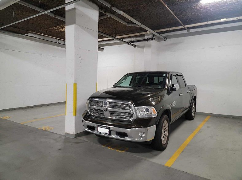 100 1233 Pacific Boulevard