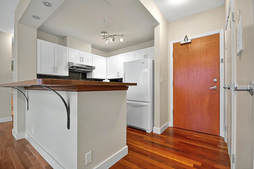 407 2788 Vine Street