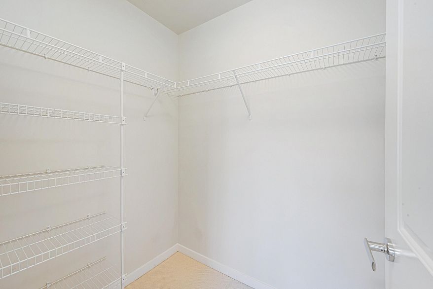 1709 5728 Berton Avenue