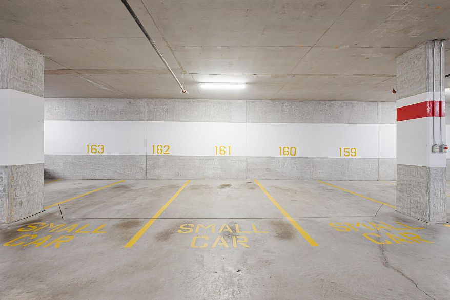 1709 5728 Berton Avenue