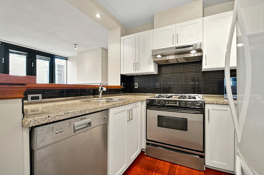 407 2788 Vine Street