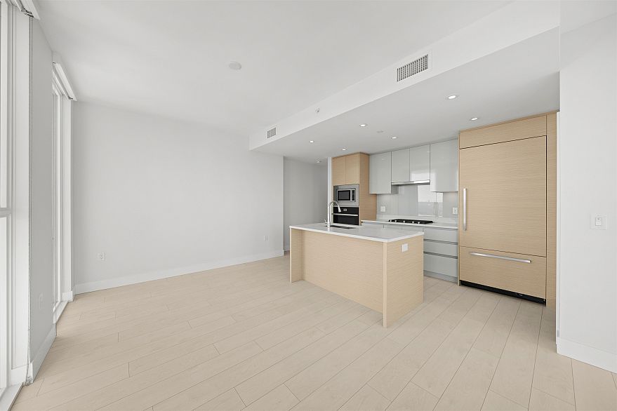 2203 3538 Sawmill Crescent