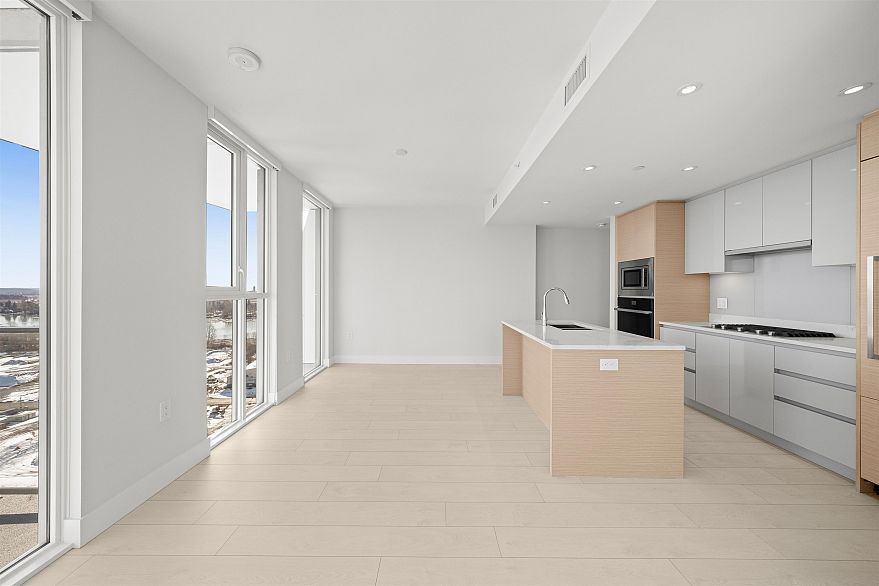 2203 3538 Sawmill Crescent