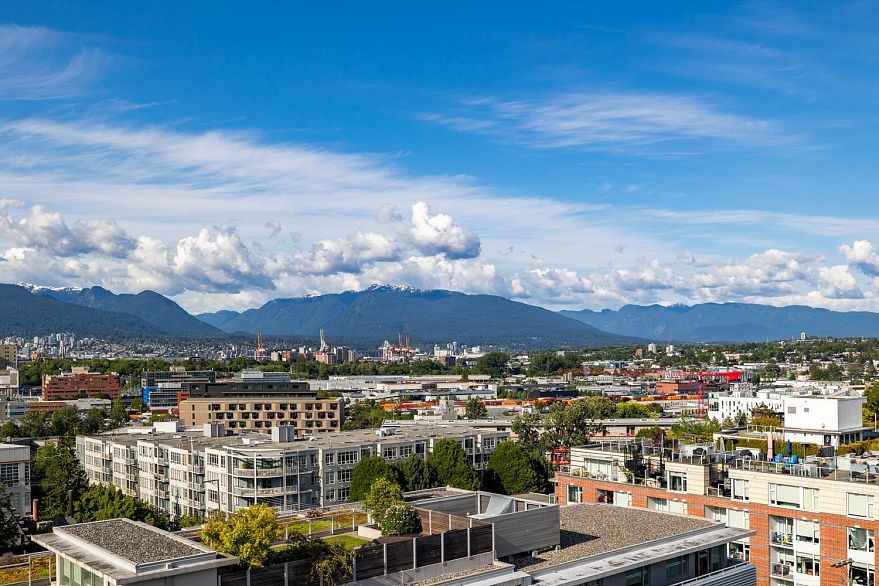 504 251 E 7th Avenue