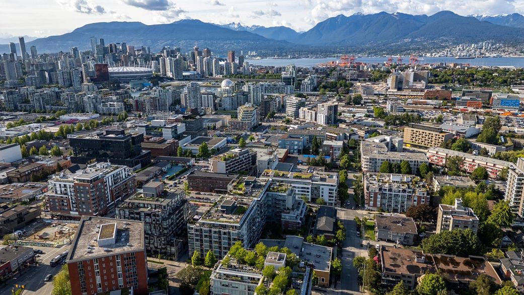 504 251 E 7th Avenue