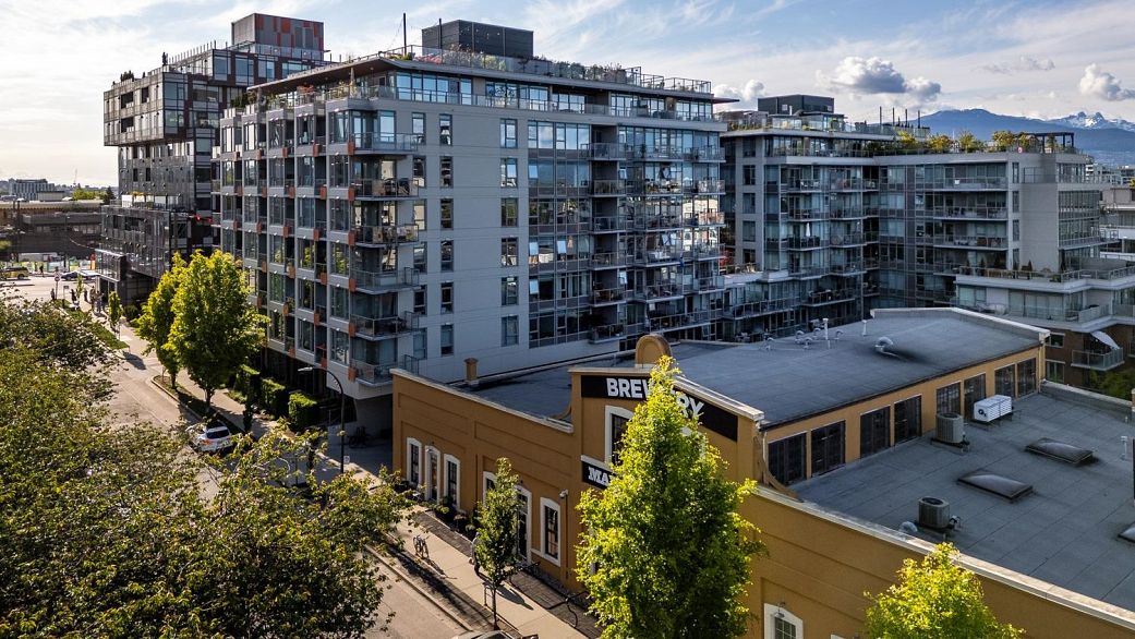 504 251 E 7th Avenue