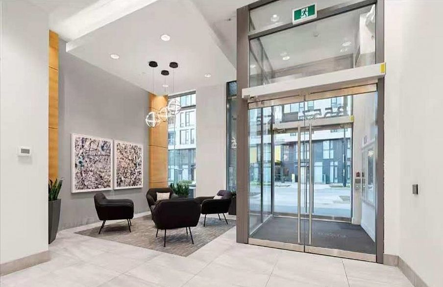 802 3557 Sawmill Crescent