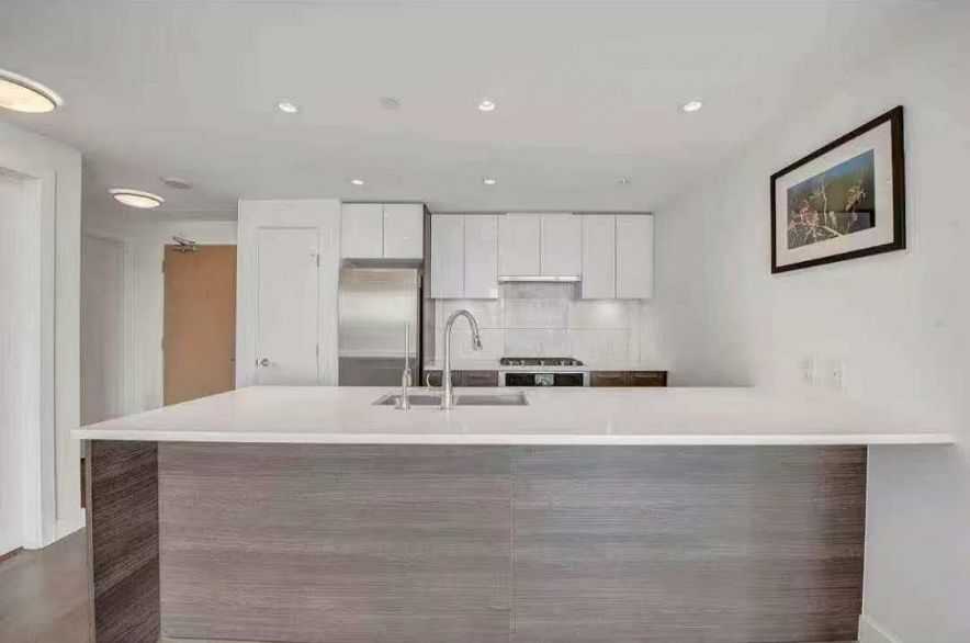 802 3557 Sawmill Crescent