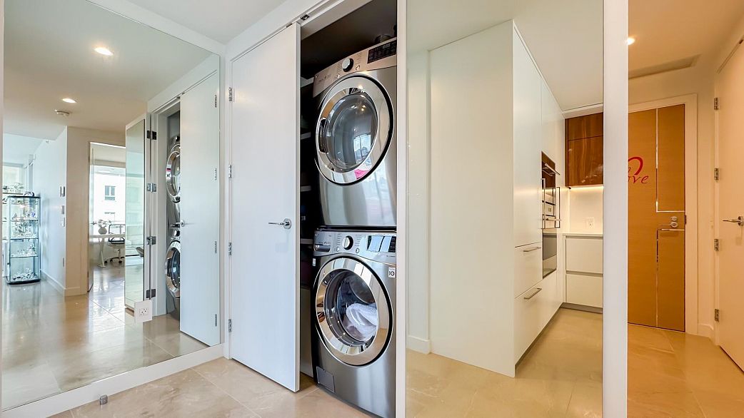 2301 885 Cambie Street