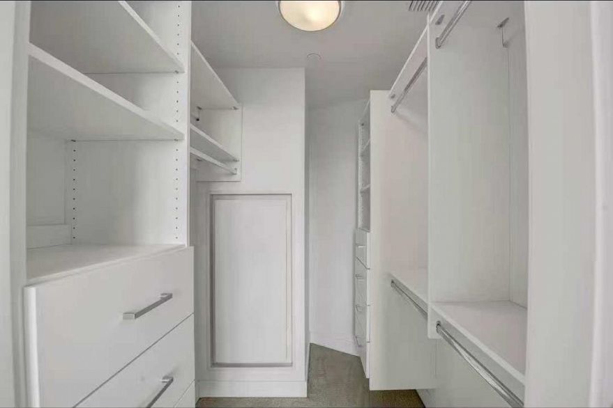 802 3557 Sawmill Crescent