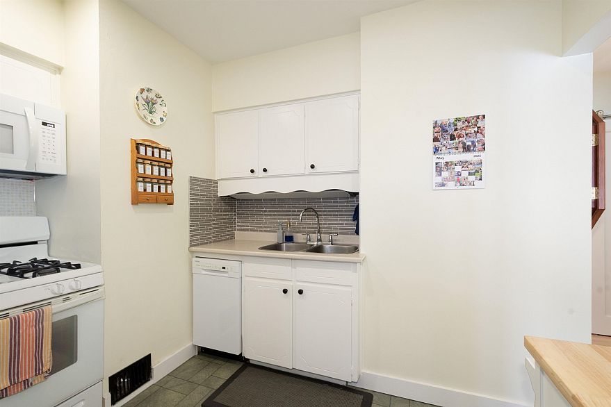 3652 Point Grey Road