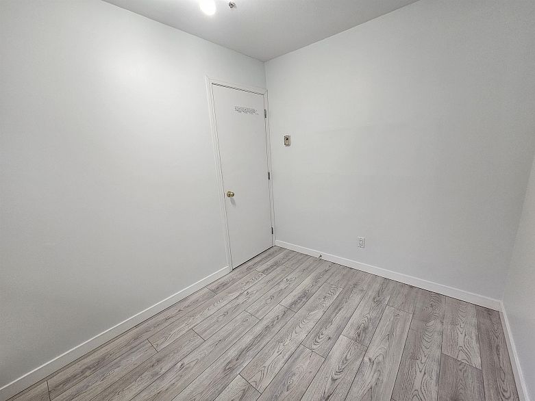 102 1445 W 70th Avenue