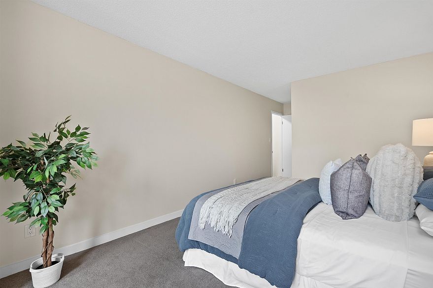 408 518 Moberly Road