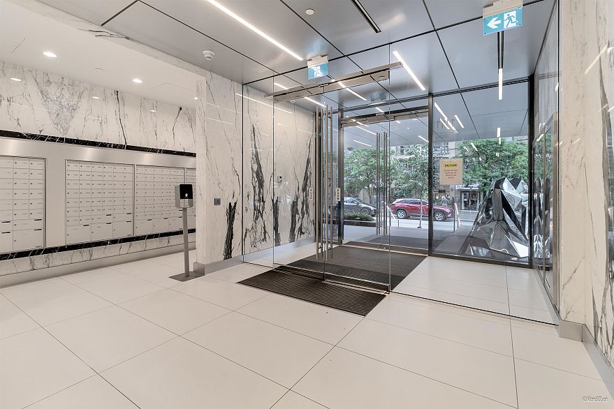 1608 1111 Richards Street