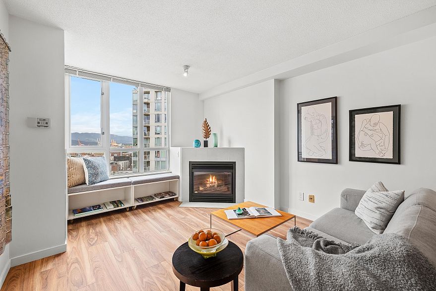2307 63 Keefer Place