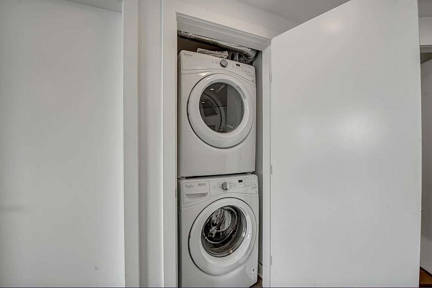 802 3557 Sawmill Crescent