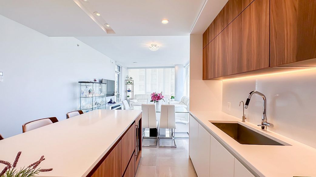 2301 885 Cambie Street