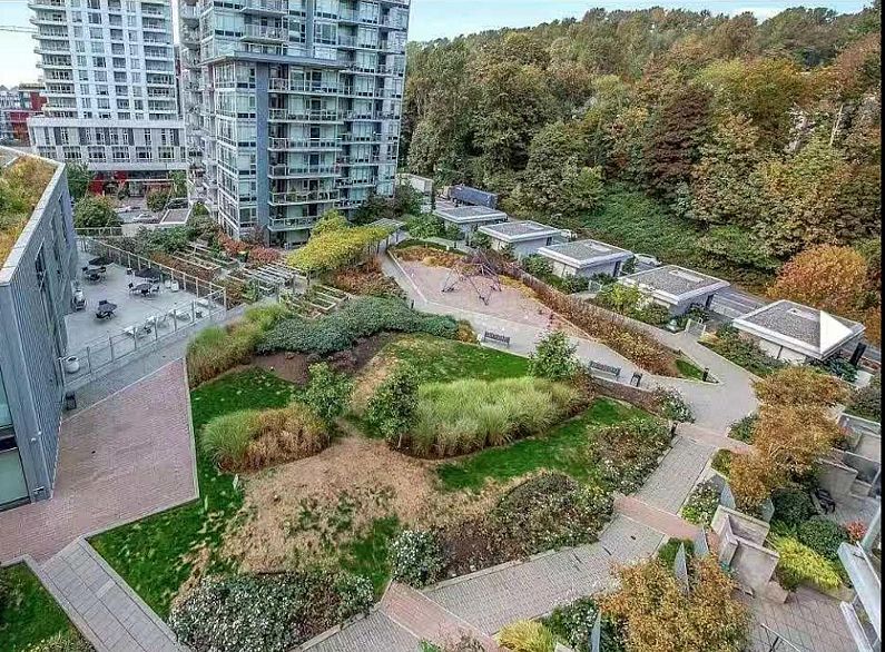 802 3557 Sawmill Crescent