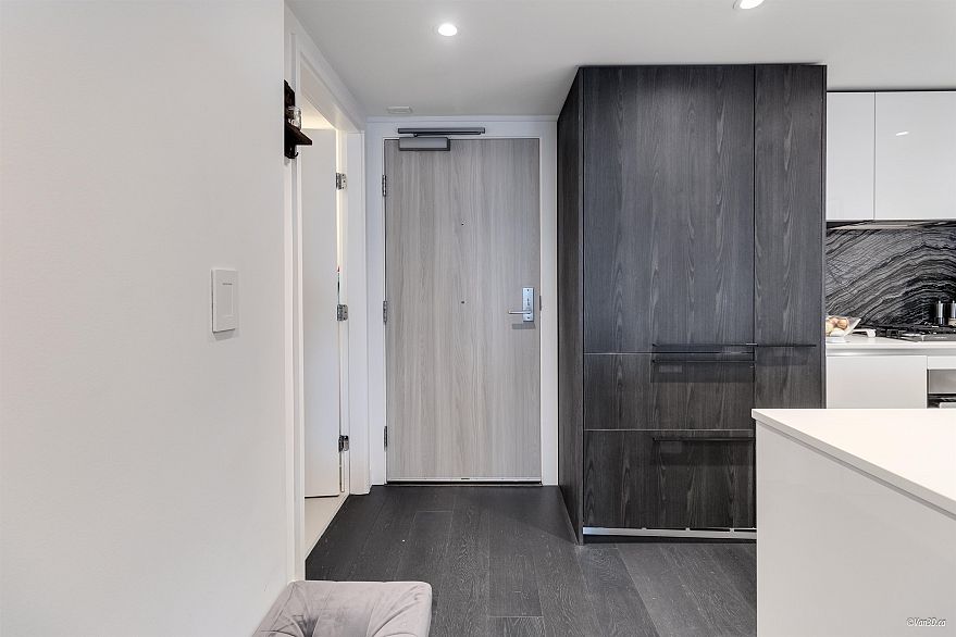 1608 1111 Richards Street