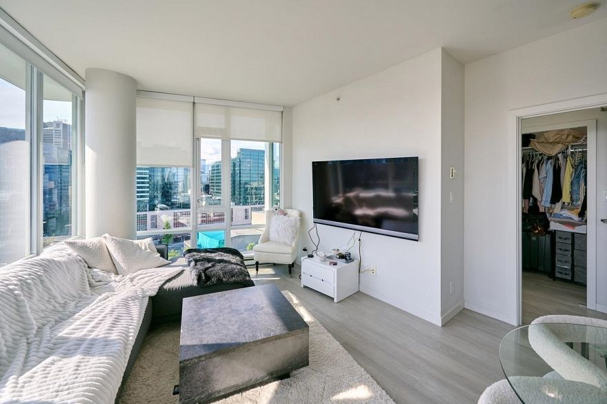 2608 161 W Georgia Street