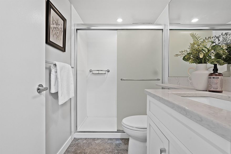 408 518 Moberly Road